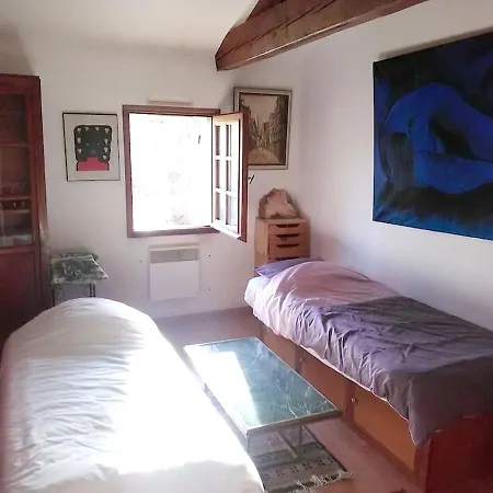 Prázdninový dům Maison Rustique Pres De Avec Piscine