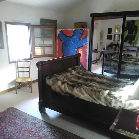 Prázdninový dům Maison Rustique Pres De Avec Piscine *